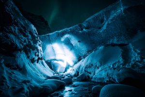 Read more about the article Exploring the great ice cavern